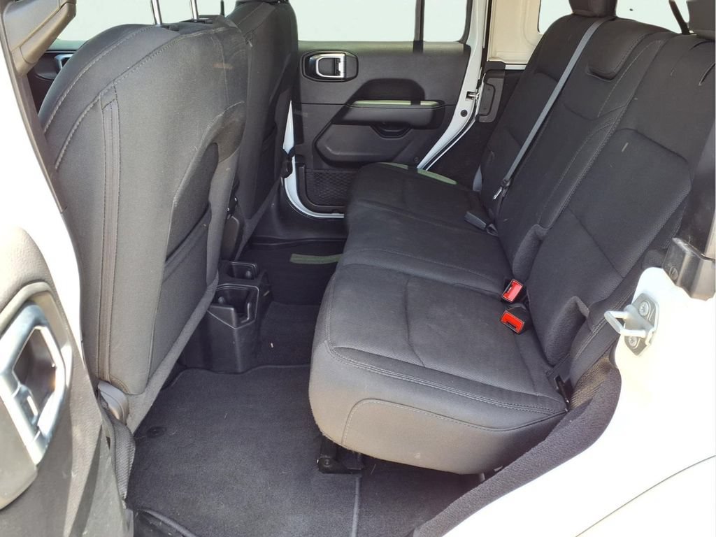 Used 2020 Jeep Wrangler Unlimited Sahara AWD/4WD image 21
