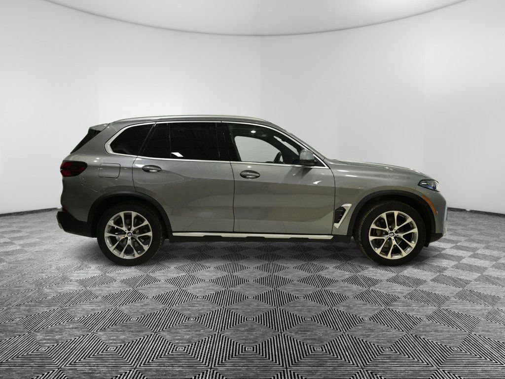 Used 2025 BMW X5 xDrive40i w/ Premium Package image 6