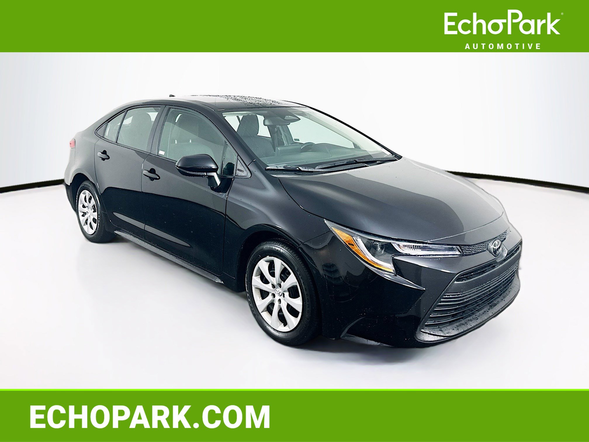 Used 2025 Toyota Corolla LE image 1