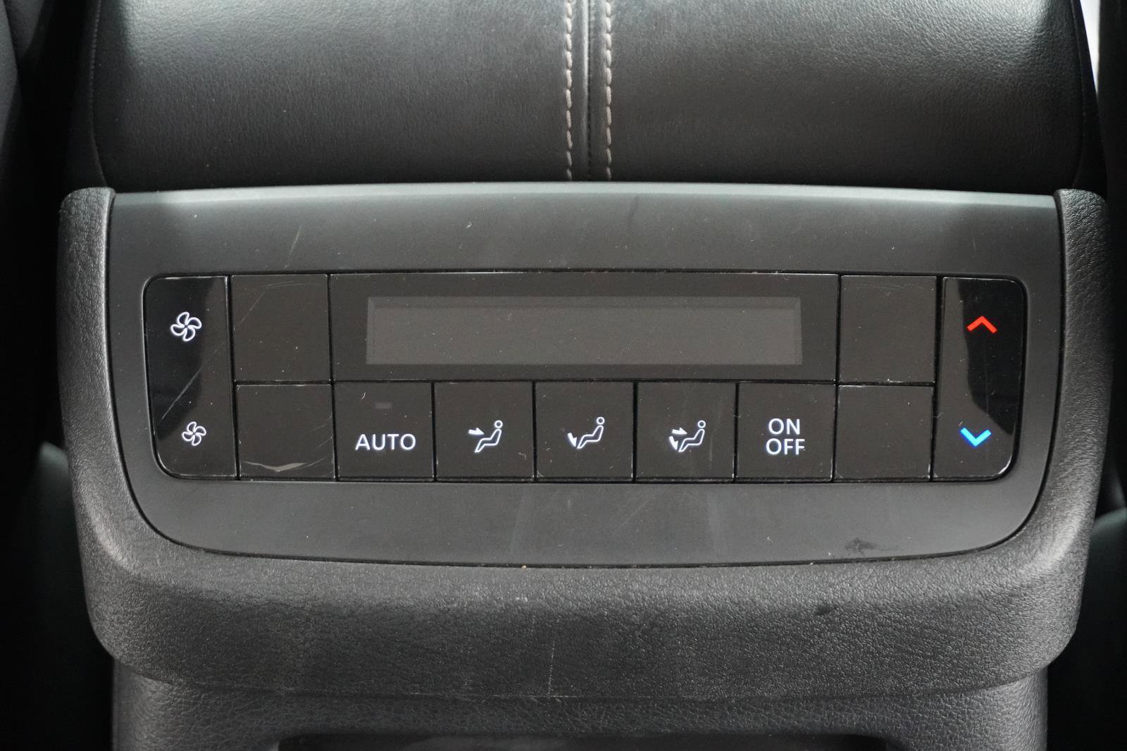 Used 2022 Nissan Pathfinder SL image 31