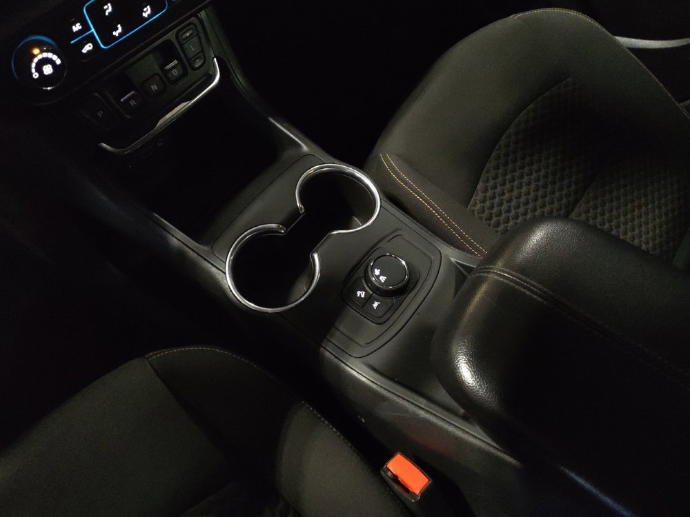 Used 2021 GMC Terrain SLE image 26