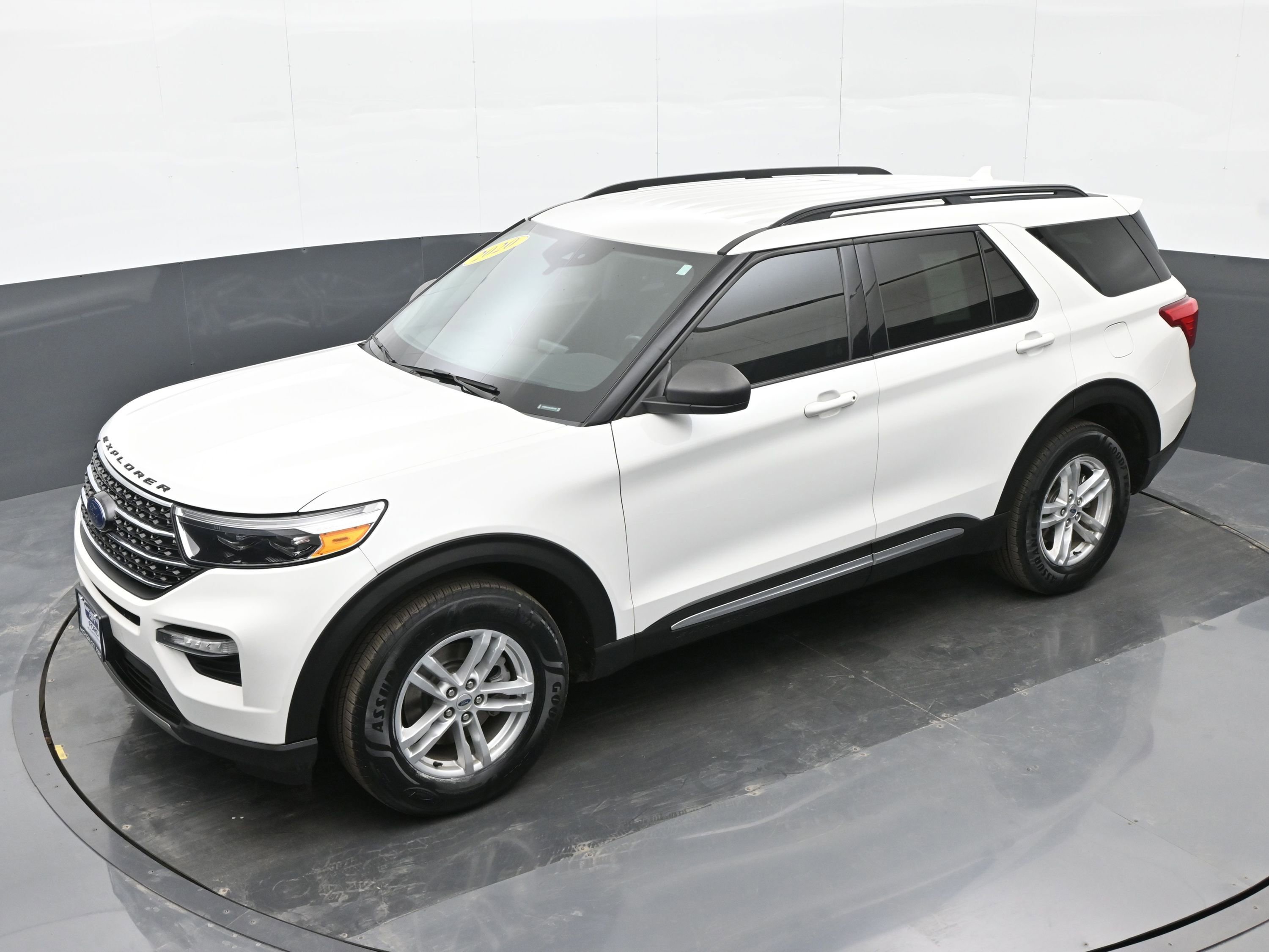 Used 2020 Ford Explorer XLT w/ Equipment Group 202A image 33