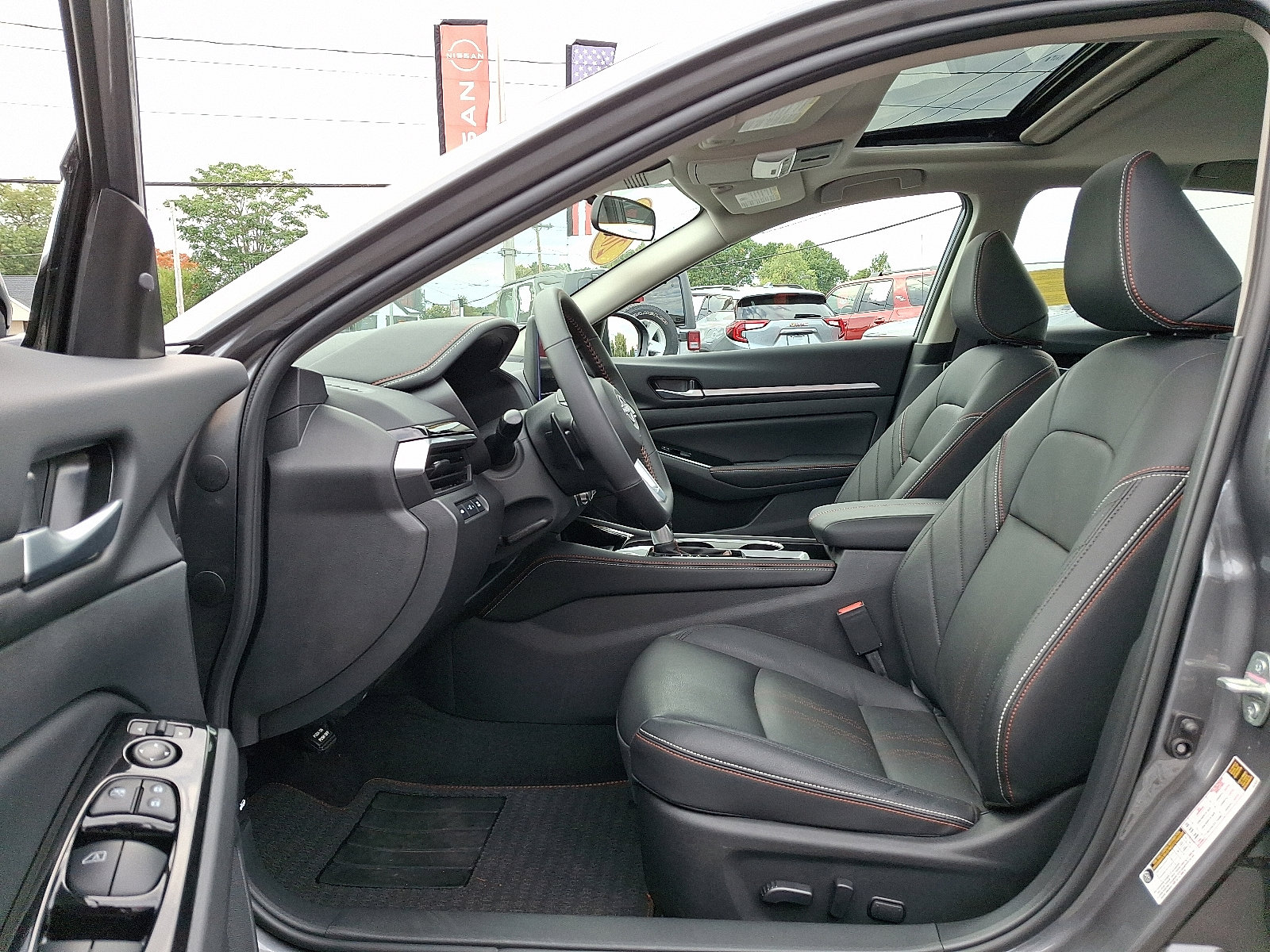 Certified 2025 Nissan Altima 2.5 SR w/ SR Premium Package image 14