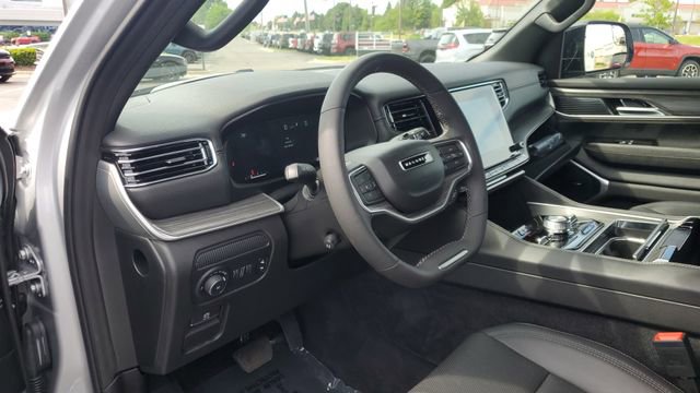 Used 2024 Jeep Wagoneer Series II w/ Convenience Group I AWD/4WD image 12