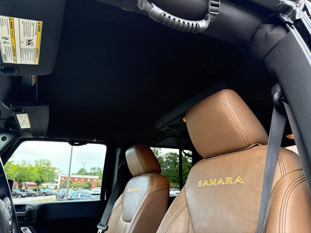 Used 2015 Jeep Wrangler Unlimited Sahara w/ Connectivity Group AWD/4WD image 18