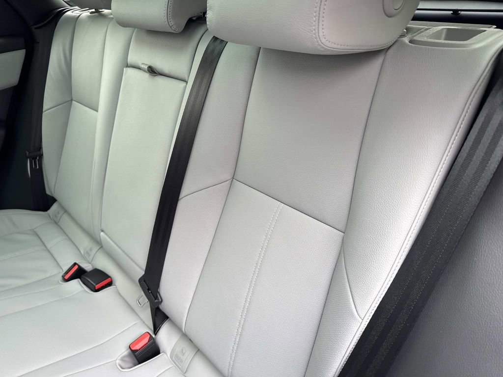 New 2026 Land Rover Range Rover Velar Dynamic SE image 14