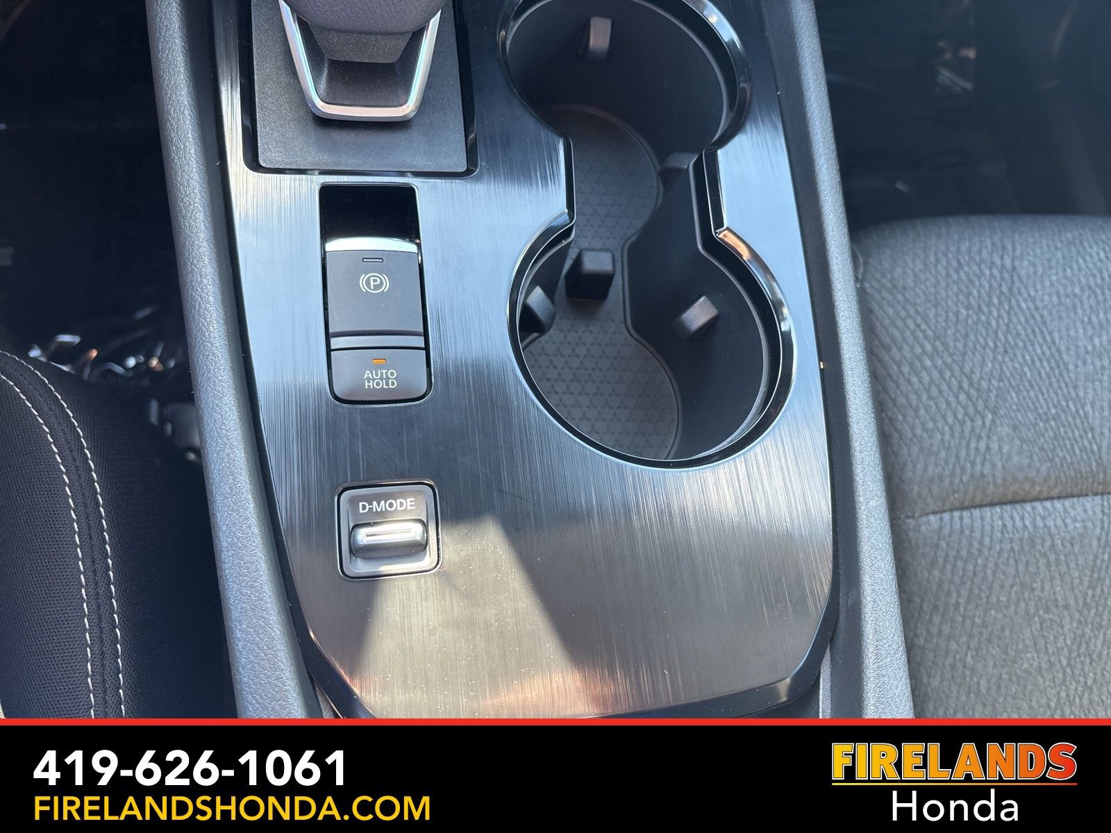 Used 2025 Nissan Rogue SV image 23