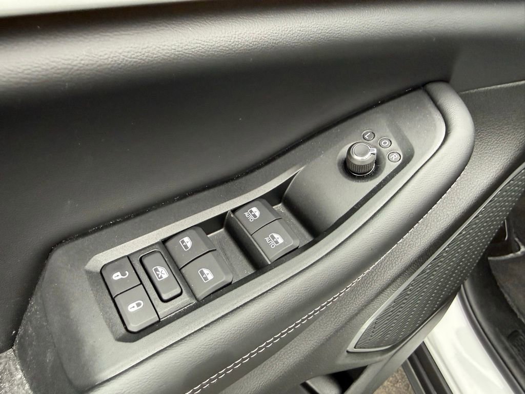 New 2026 Jeep Grand Cherokee Limited w/ Limited Altitude Package AWD/4WD image 12