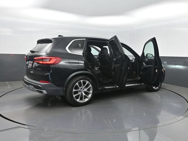 Used 2019 BMW X5 xDrive40i w/ Convenience Package AWD/4WD image 34