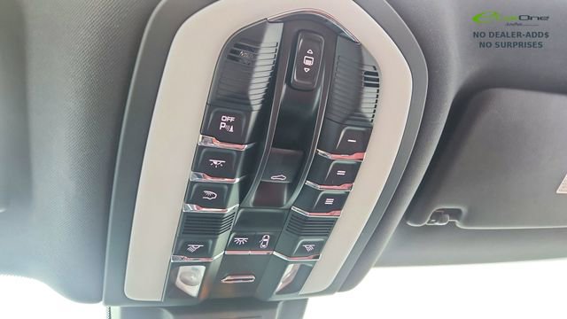 Used 2024 Porsche Macan AWD/4WD image 52