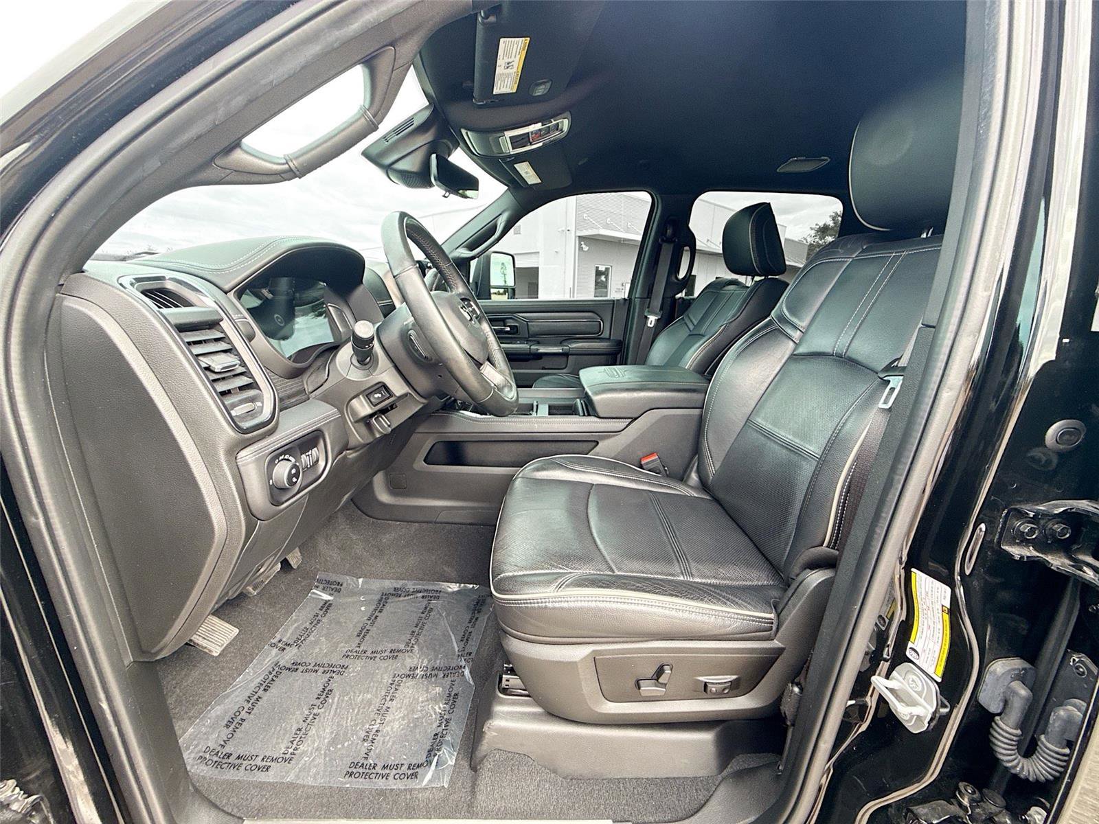 Used 2023 RAM 2500 Limited AWD/4WD image 2