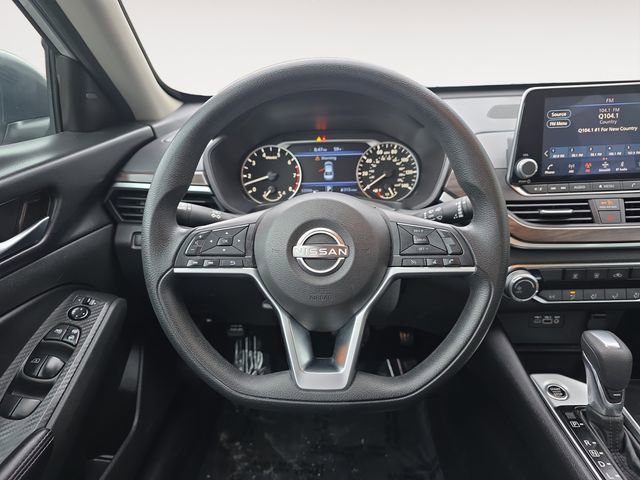 Used 2024 Nissan Altima 2.5 SV image 12