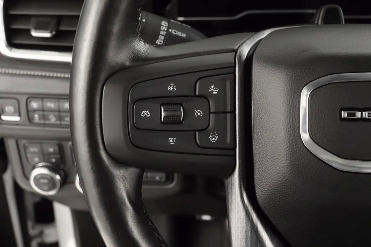 Used 2023 GMC Yukon XL Denali Ultimate image 16