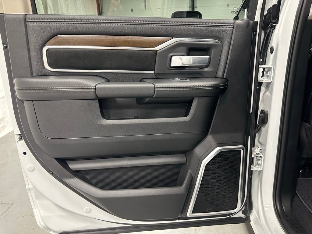 Used 2024 RAM 3500 Laramie image 40