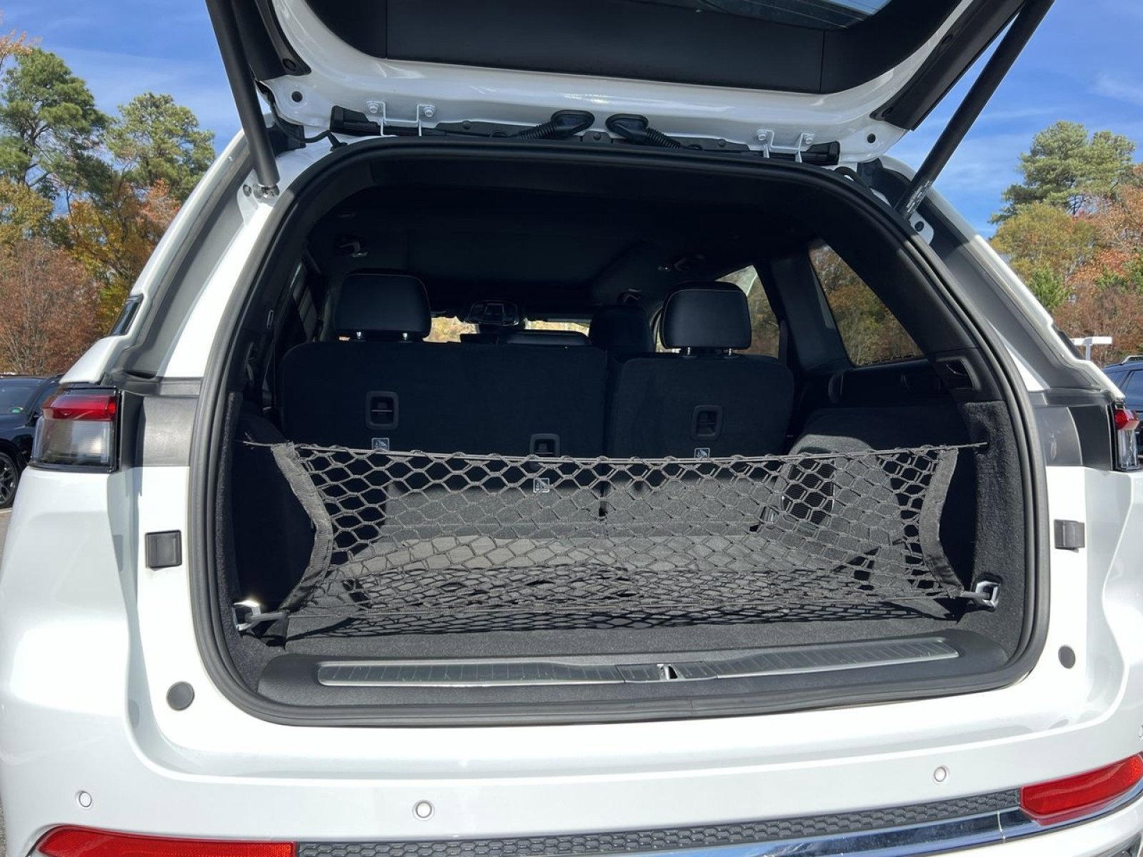 Used 2023 Jeep Grand Cherokee Overland image 28