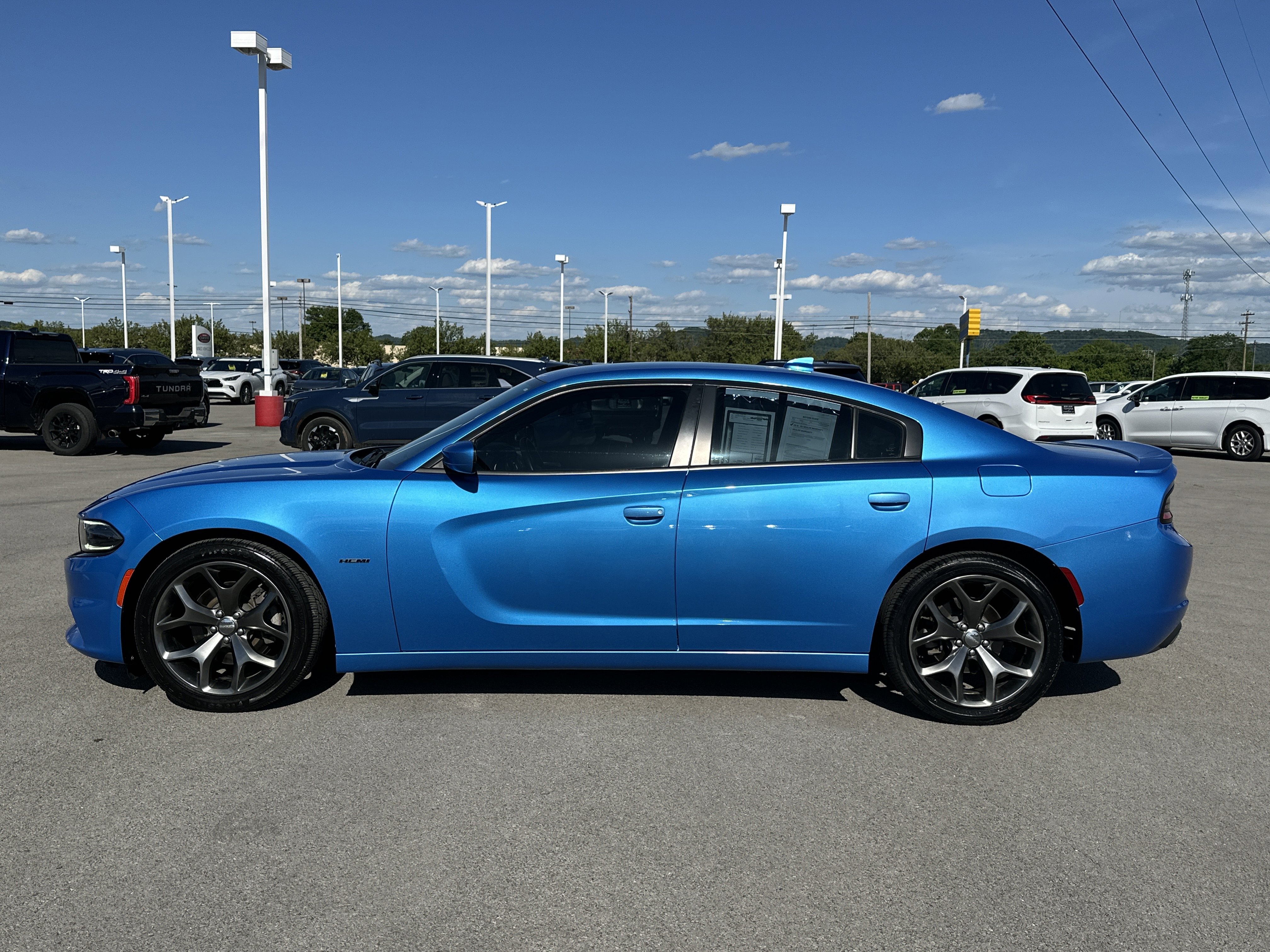 Used 2016 Dodge Charger R/T w/ Navigation & Travel Group RWD image 4