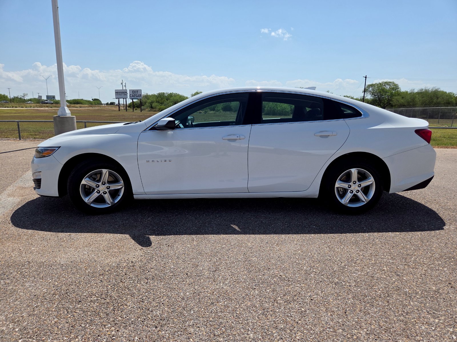 Used 2024 Chevrolet Malibu LT FWD image 4