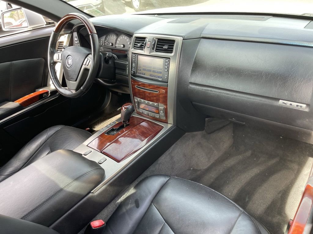 Used 2007 Cadillac XLR image 14