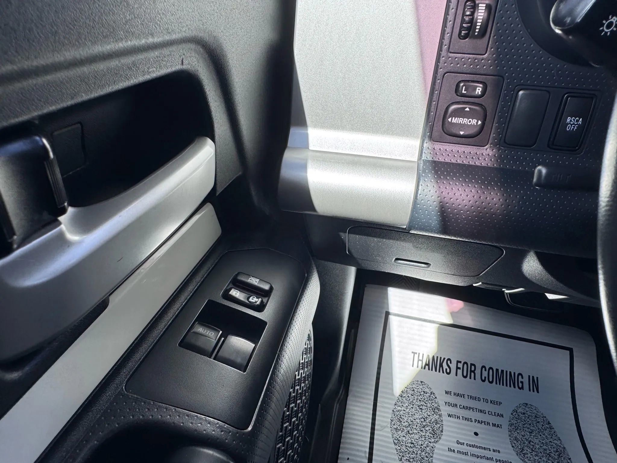 Used 2013 Toyota FJ Cruiser 4WD image 22