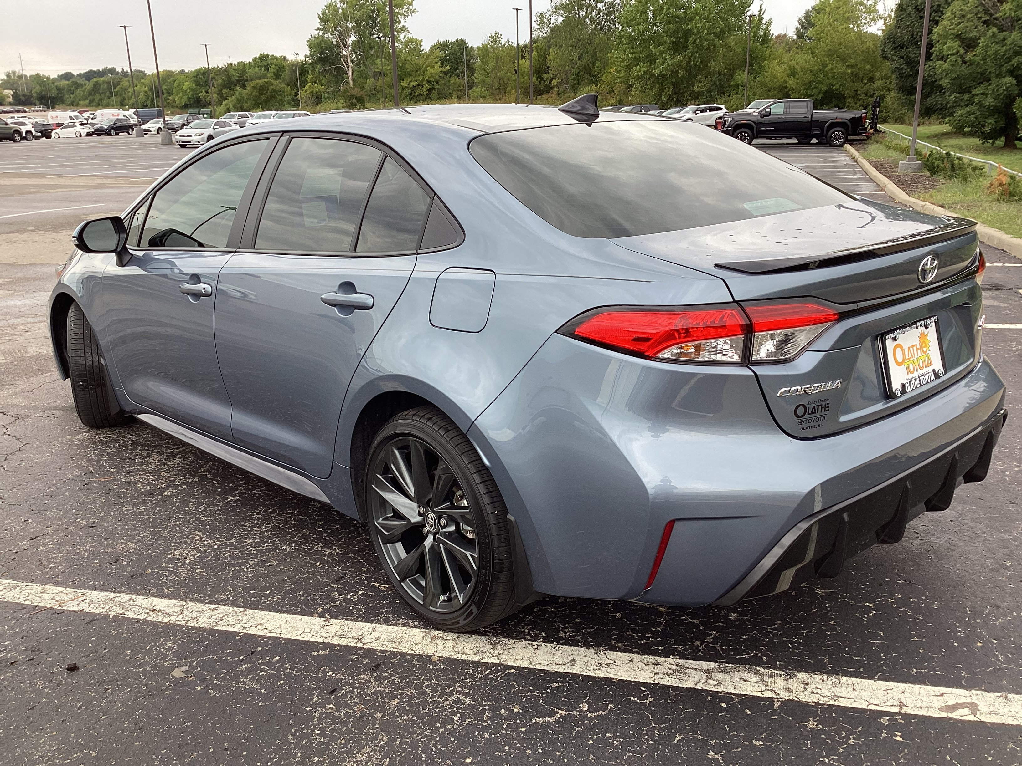 Certified 2026 Toyota Corolla SE w/ SE Package FWD image 3