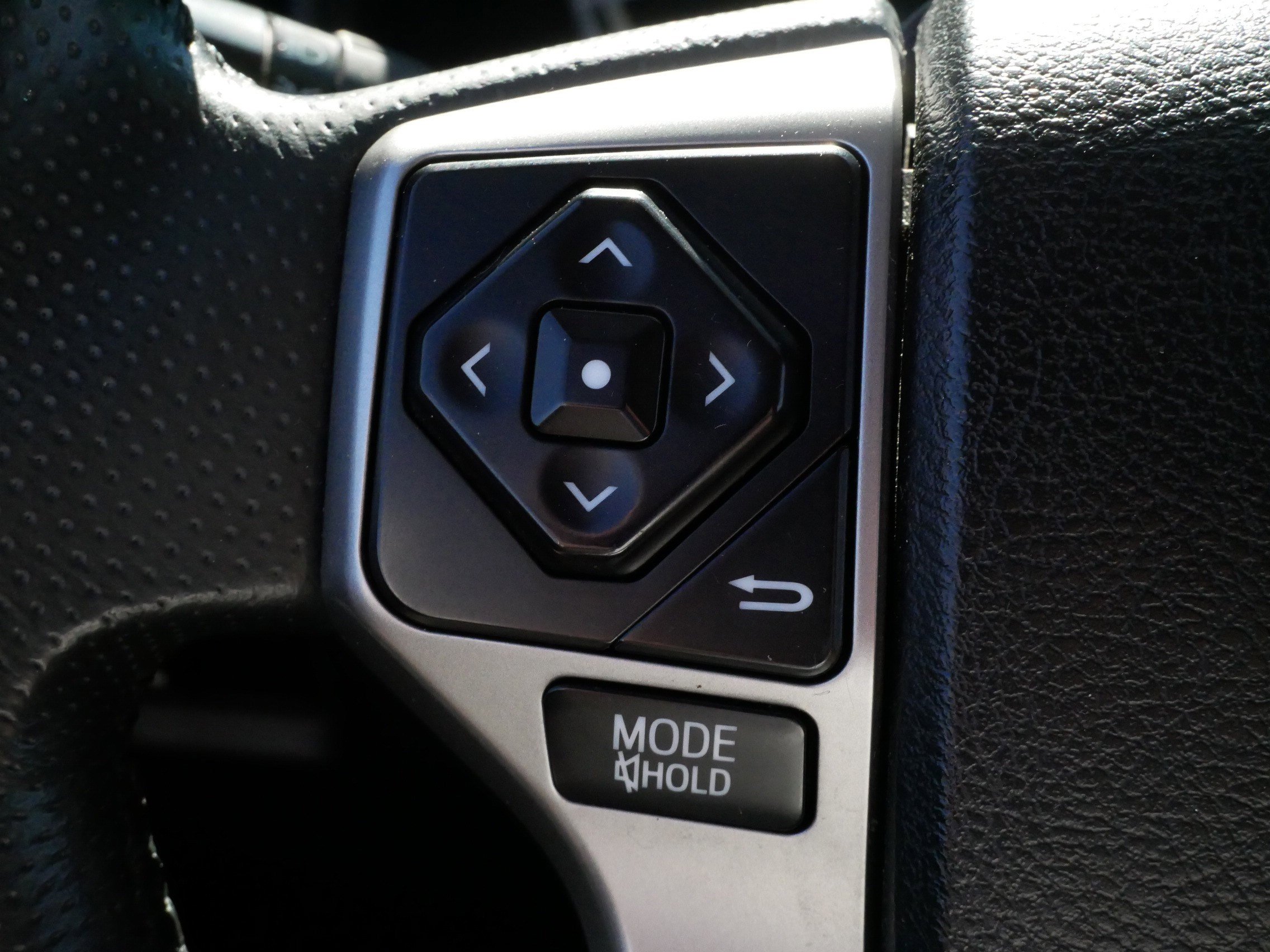 Used 2018 Toyota 4Runner Limited AWD/4WD image 26