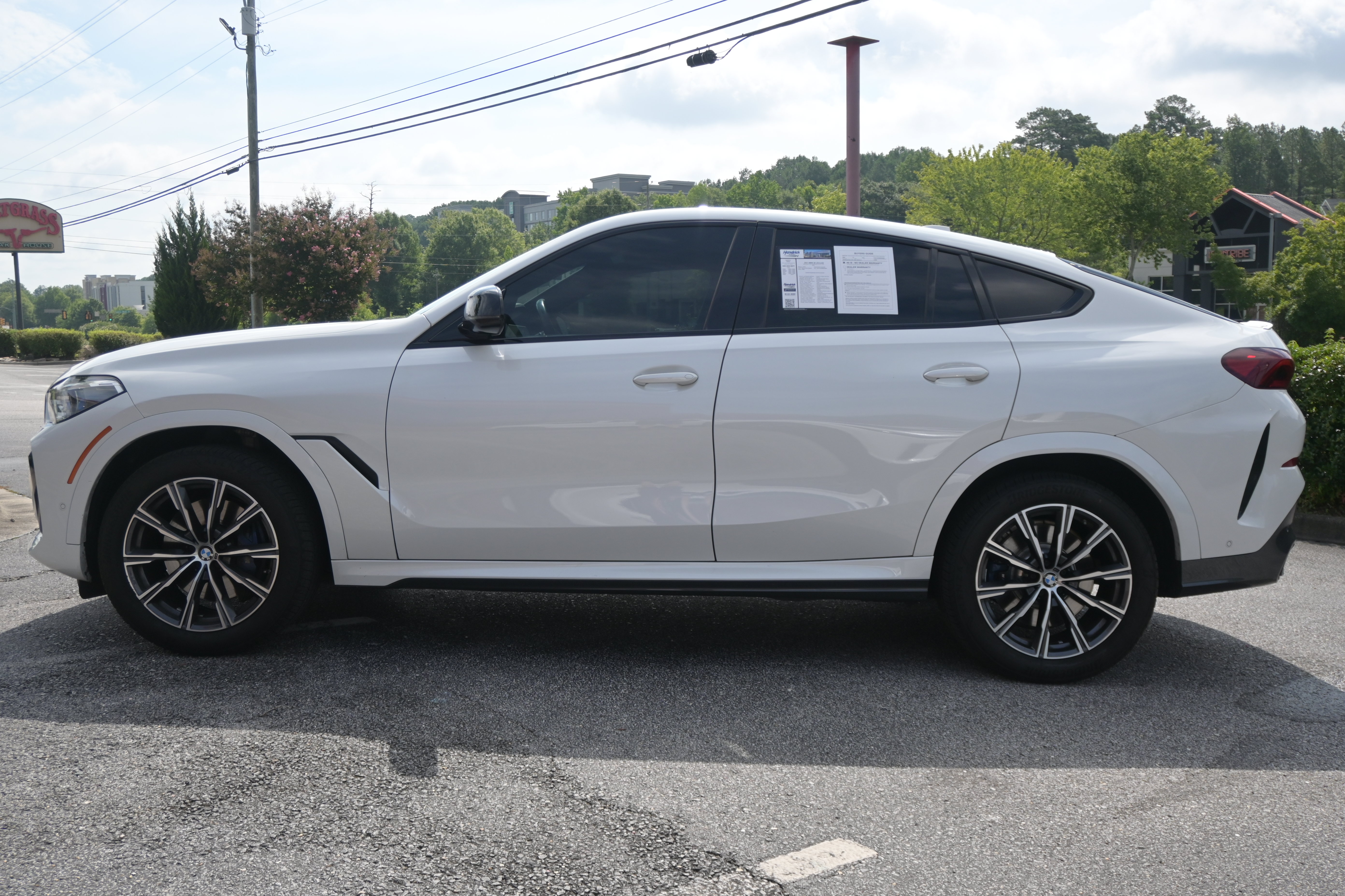 Used 2021 BMW X6 xDrive40i w/ Executive Package AWD/4WD image 6