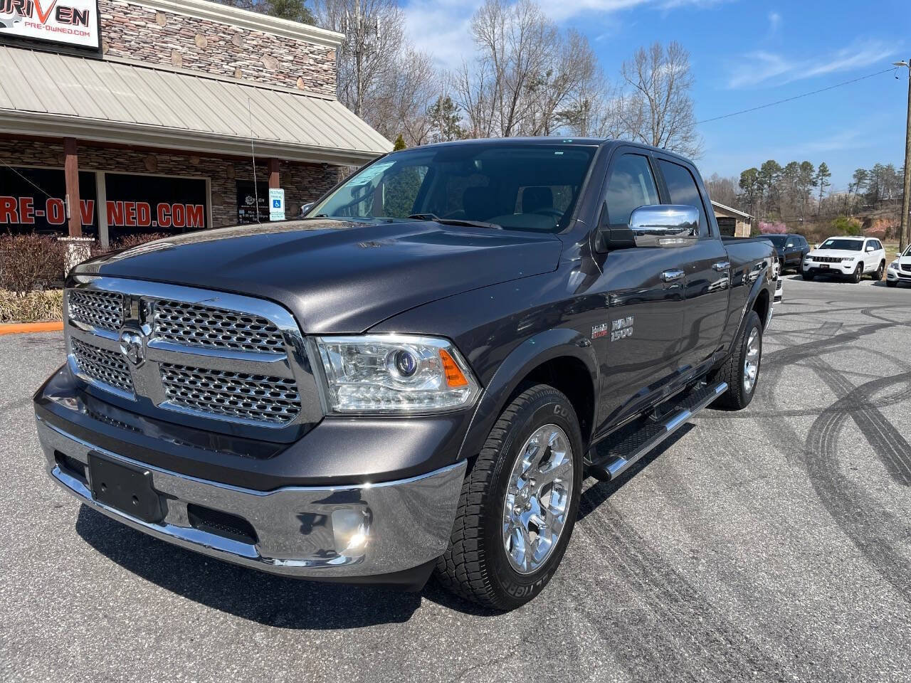 Used 2017 RAM 1500 Laramie w/ Convenience Group AWD/4WD image 5