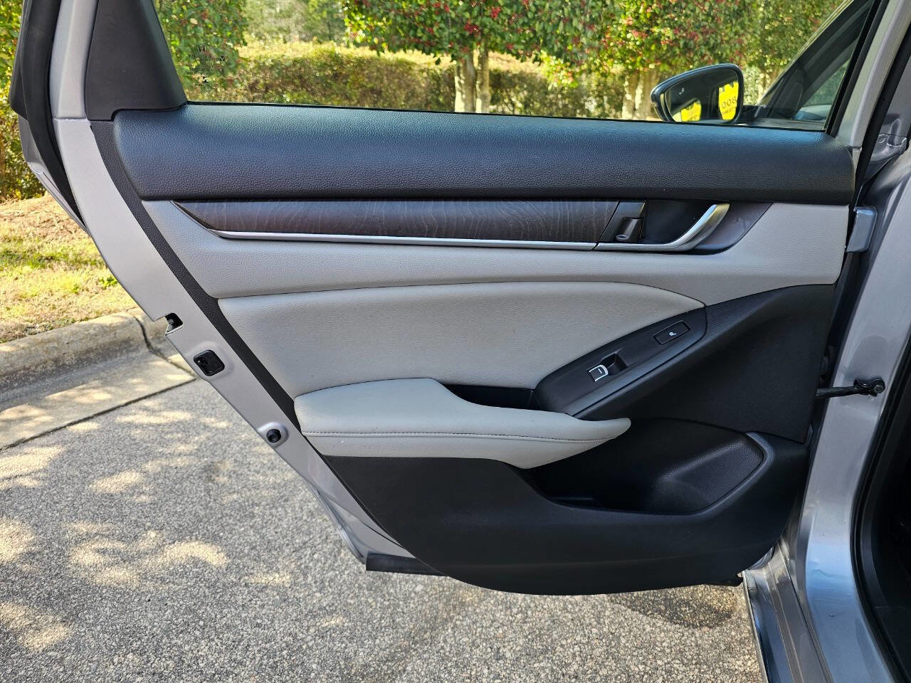 Used 2019 Honda Accord Touring image 30