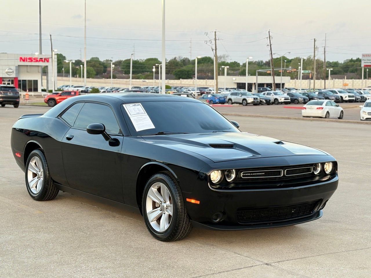 Used 2023 Dodge Challenger SXT image 5