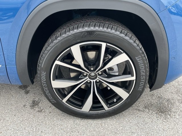 New 2025 Volkswagen Atlas Cross Sport SEL Premium R-Line image 29