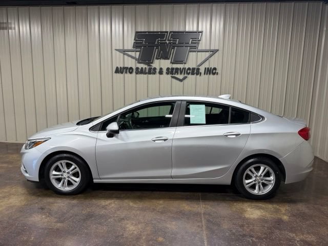 Used 2018 Chevrolet Cruze LT w/ LT Fleet Convenience Package FWD image 3