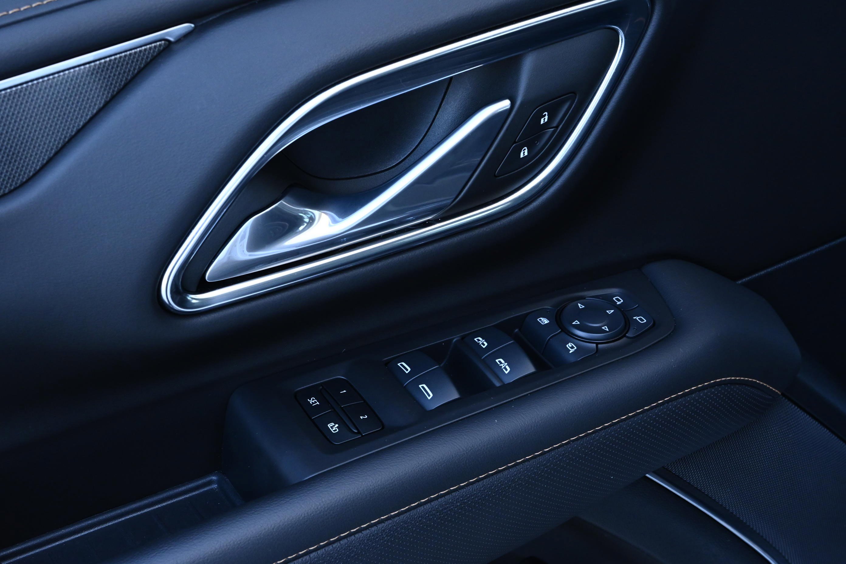 Used 2024 GMC Yukon AT4 w/ Technology Package image 29