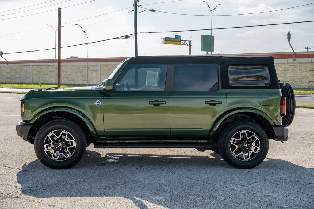 Used 2023 Ford Bronco Outer Banks image 4
