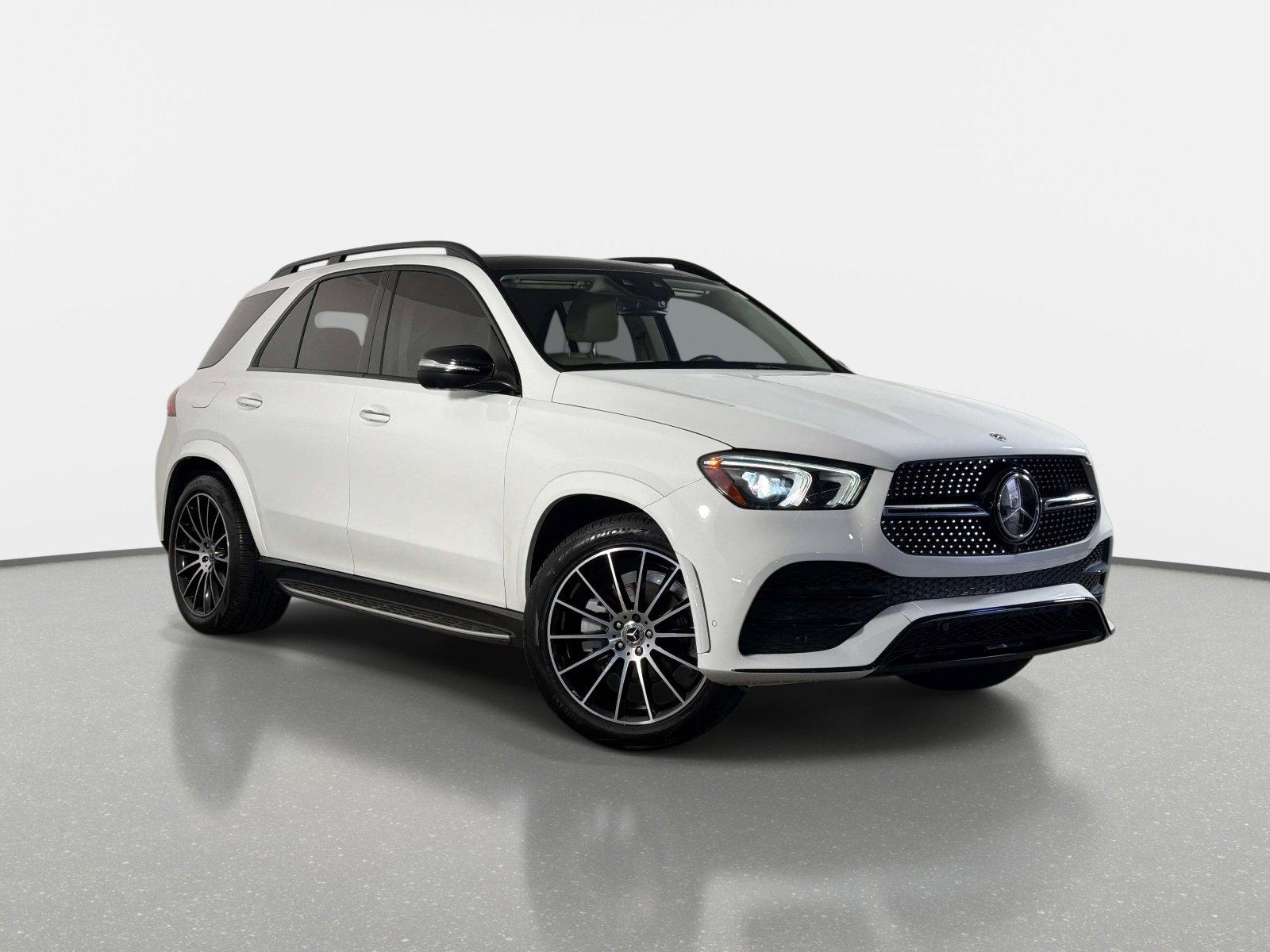 Used 2025 Mercedes-Benz GLC 350e 4MATIC image 1