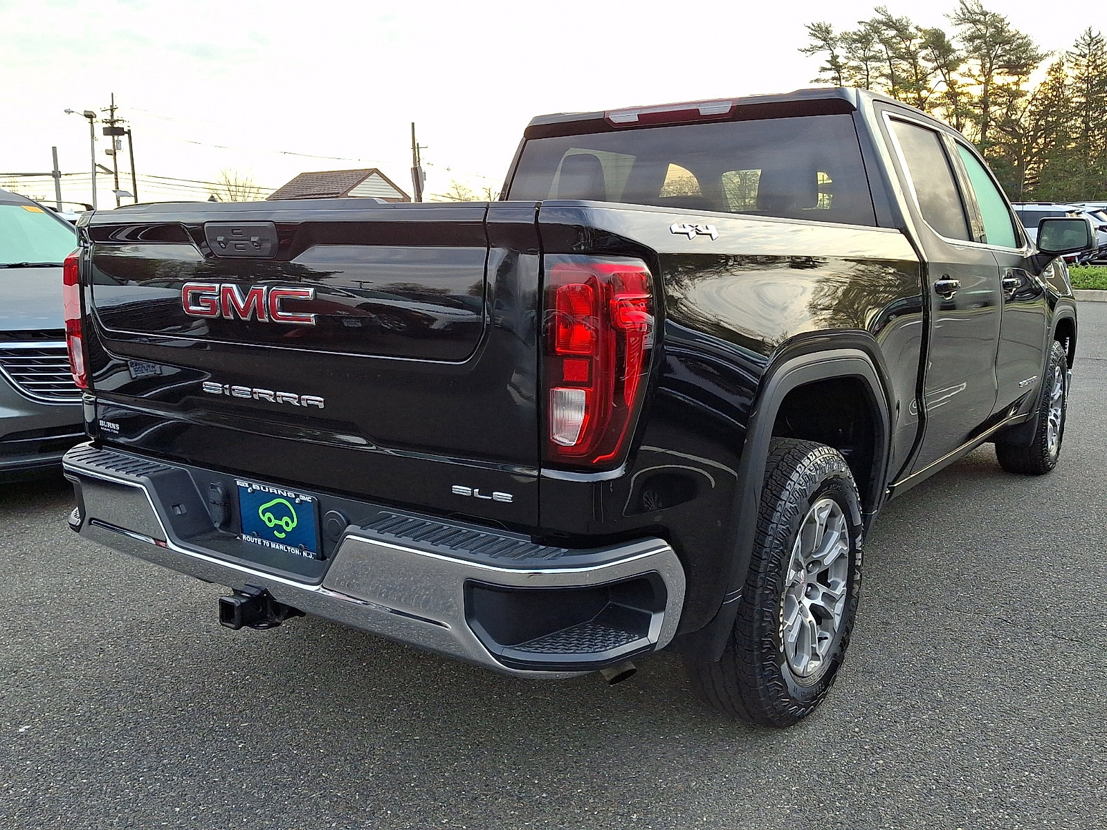 Certified 2022 GMC Sierra 1500 SLE image 5