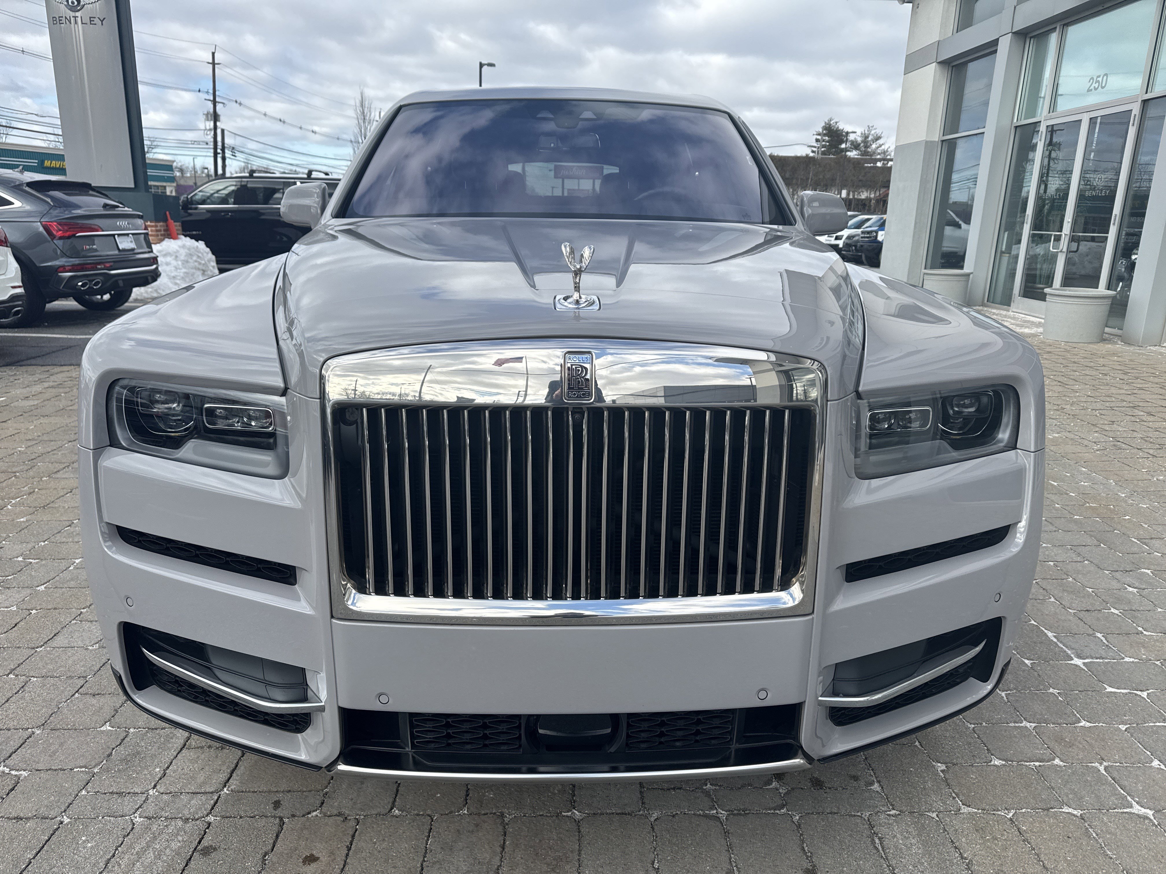 Used 2024 Rolls-Royce Cullinan w/ Interior Detailing Package image 7