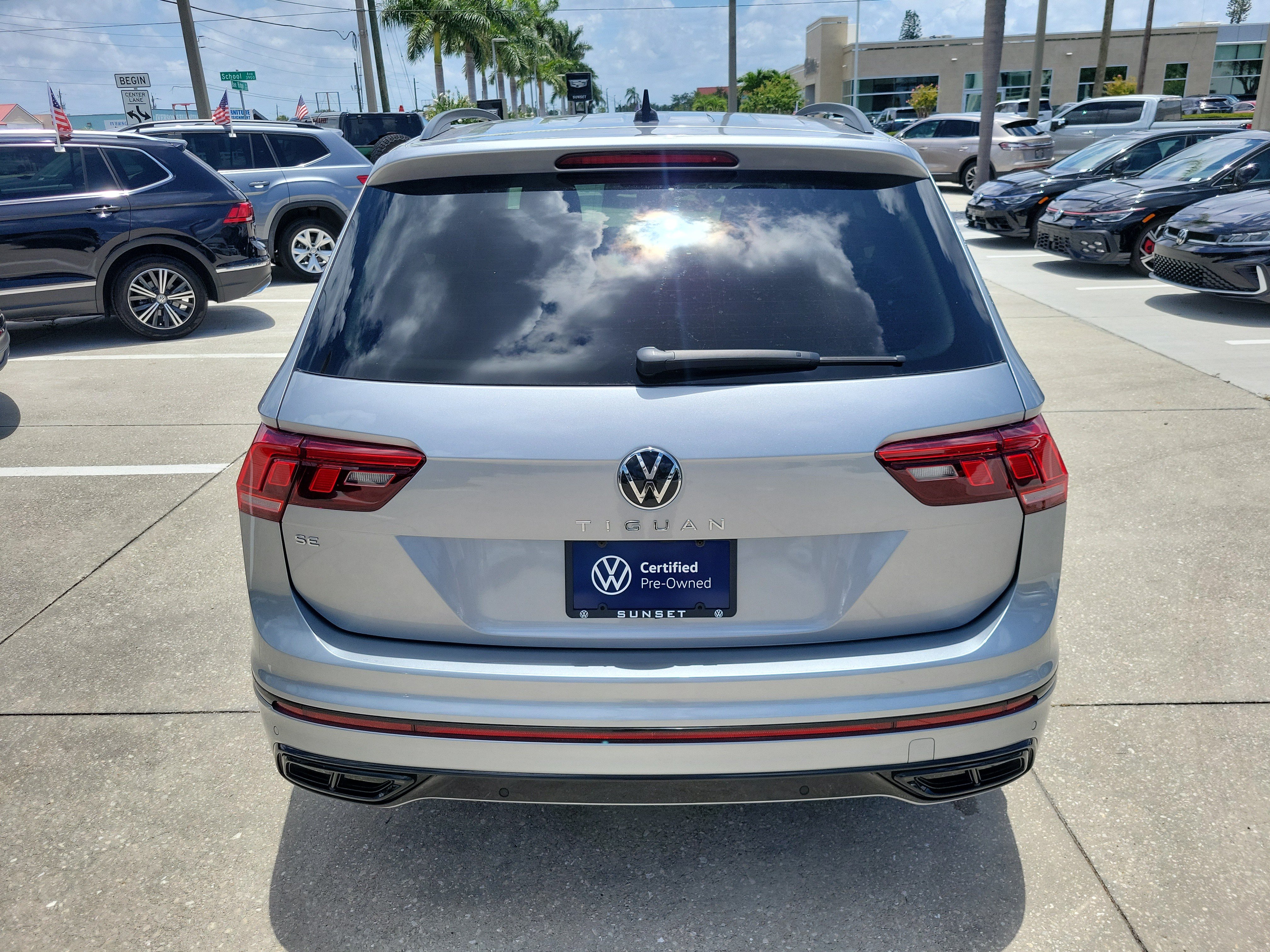Certified 2023 Volkswagen Tiguan SE R-Line FWD image 5