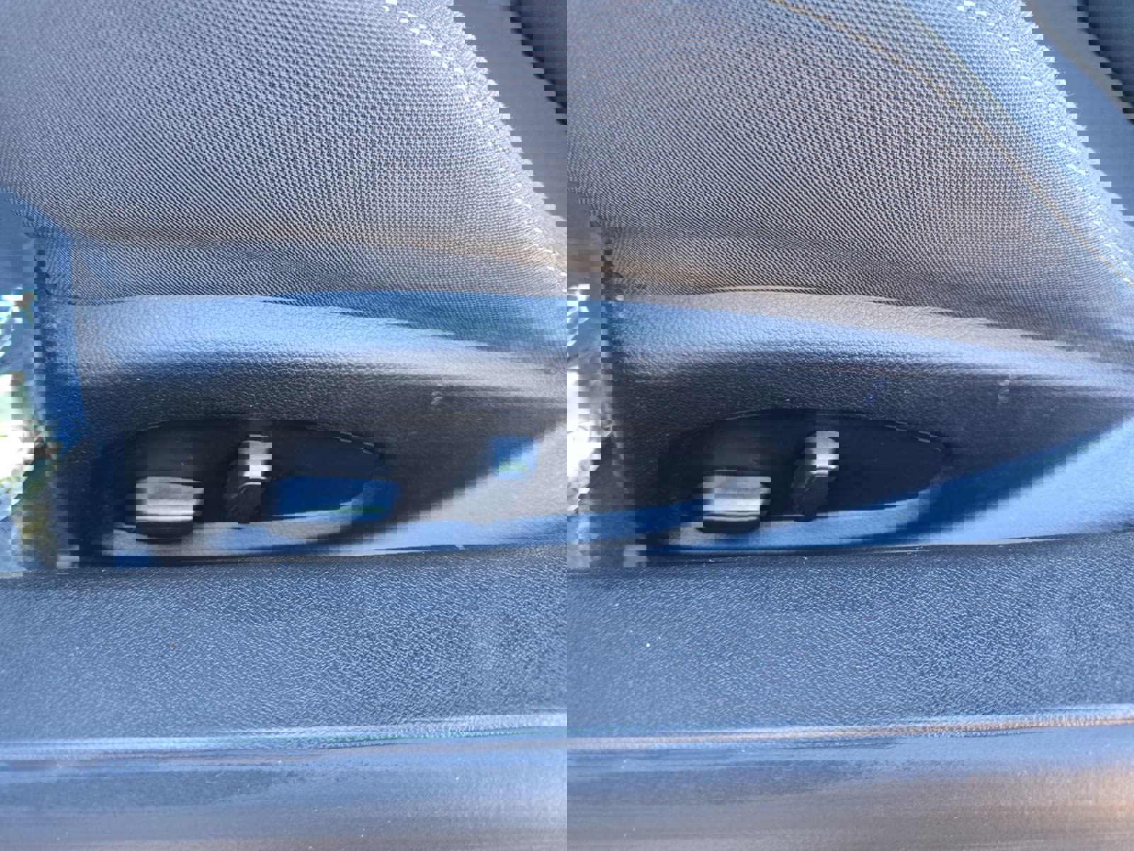 Used 2021 Chevrolet Camaro LT w/ RS Package image 29