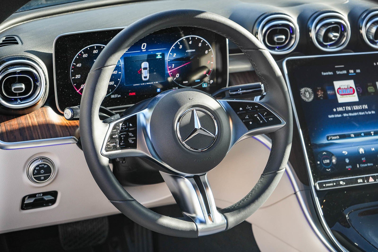 Used 2025 Mercedes-Benz CLE 300 4MATIC Coupe image 11