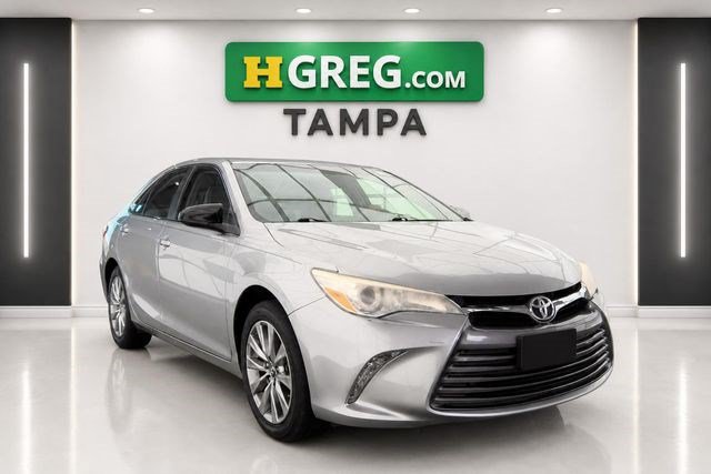 Used 2017 Toyota Camry XLE w/ Moonroof Package FWD image 4