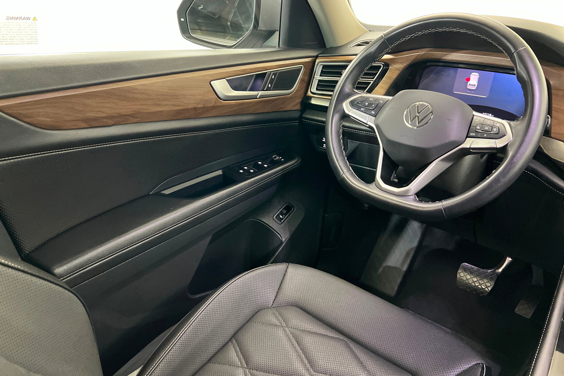 Used 2025 Volkswagen Atlas SE AWD/4WD image 12