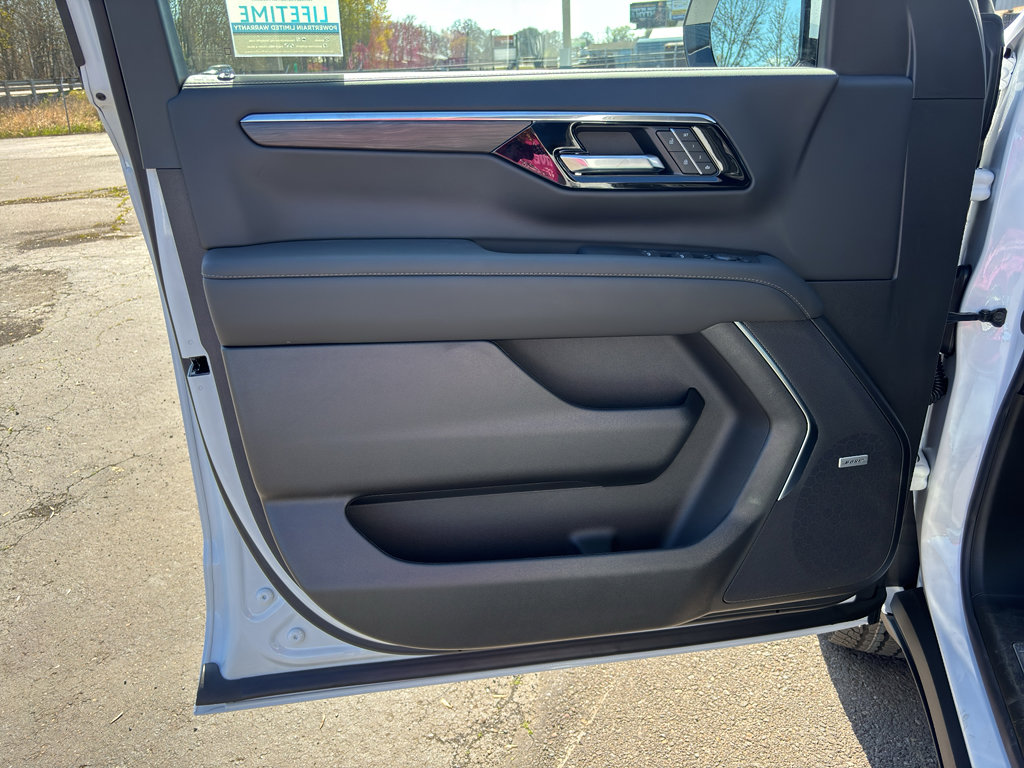 New 2026 Chevrolet Tahoe Z71 image 18