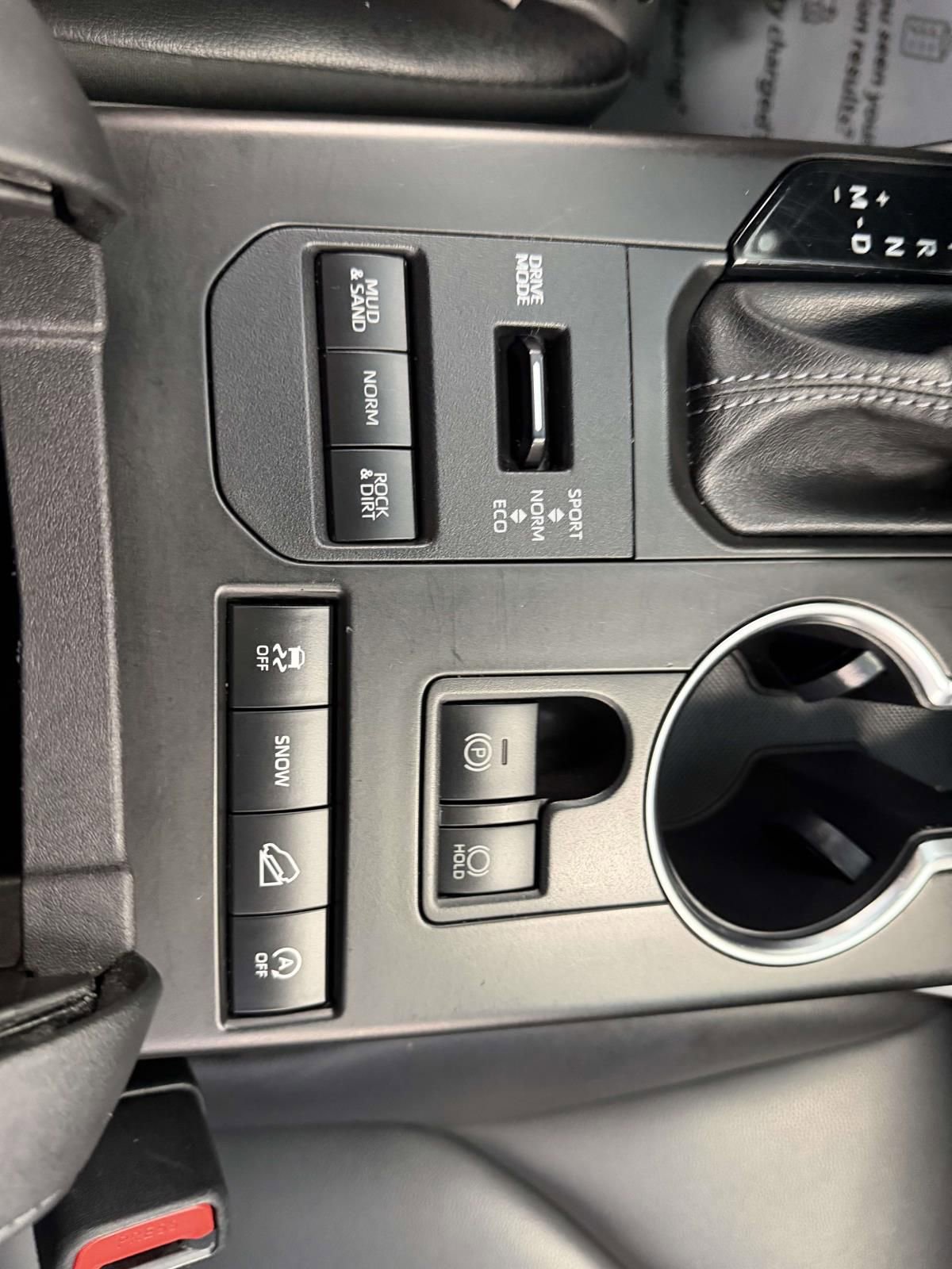 Used 2022 Toyota Highlander XLE image 22