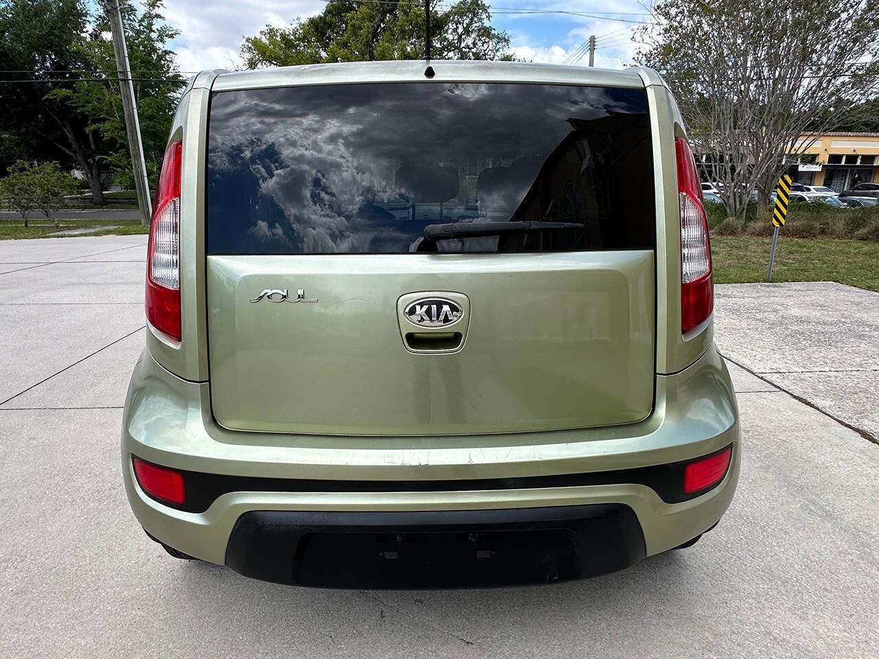 Used 2013 Kia Soul + FWD image 6