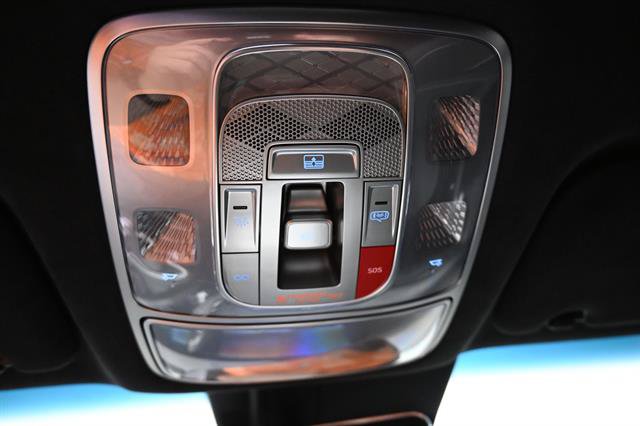 Used 2025 Genesis G90 3.5T AWD/4WD image 16