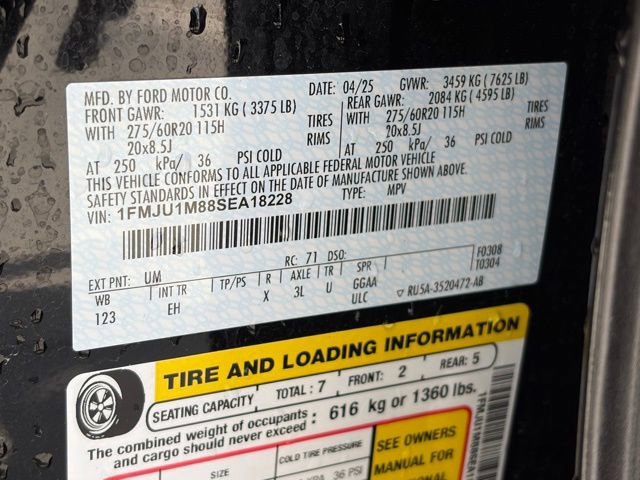 Used 2025 Ford Expedition Platinum image 40