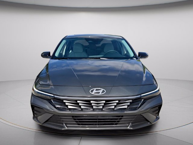 New 2026 Hyundai Elantra SEL Sport FWD image 3
