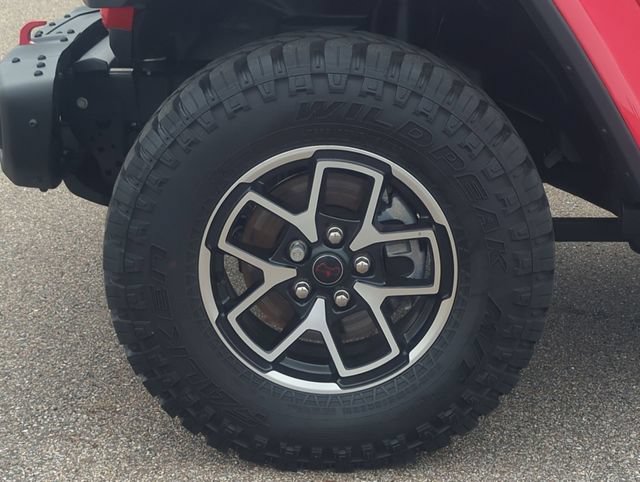 Used 2025 Jeep Gladiator Rubicon AWD/4WD image 10