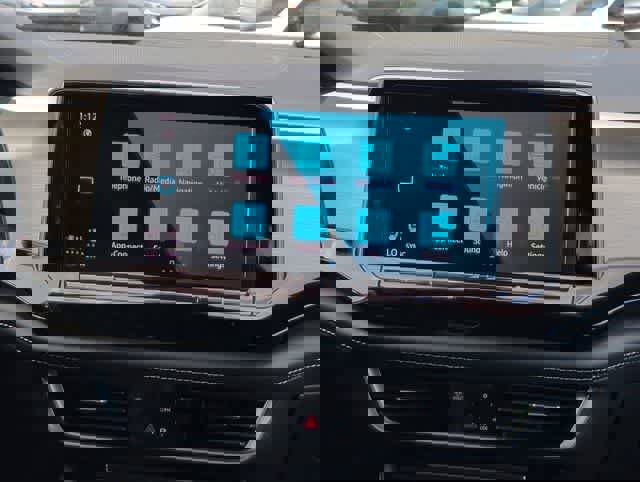 Used 2024 Volkswagen Atlas Cross Sport SE FWD image 24