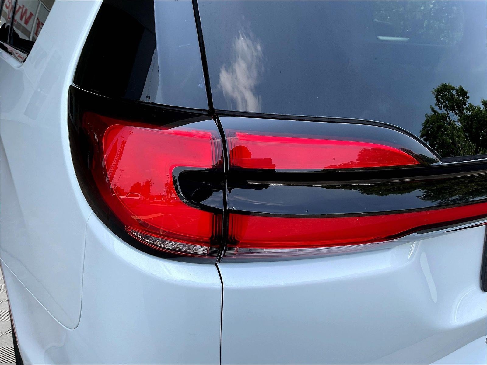 Used 2024 Chrysler Pacifica Touring-L FWD image 22